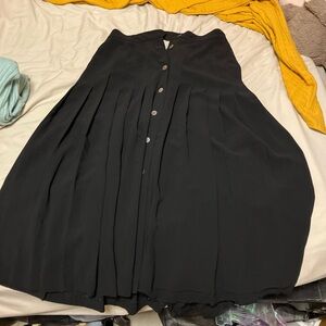 Pleated black midi skirt with button-up front and side zipper #preppy #goth